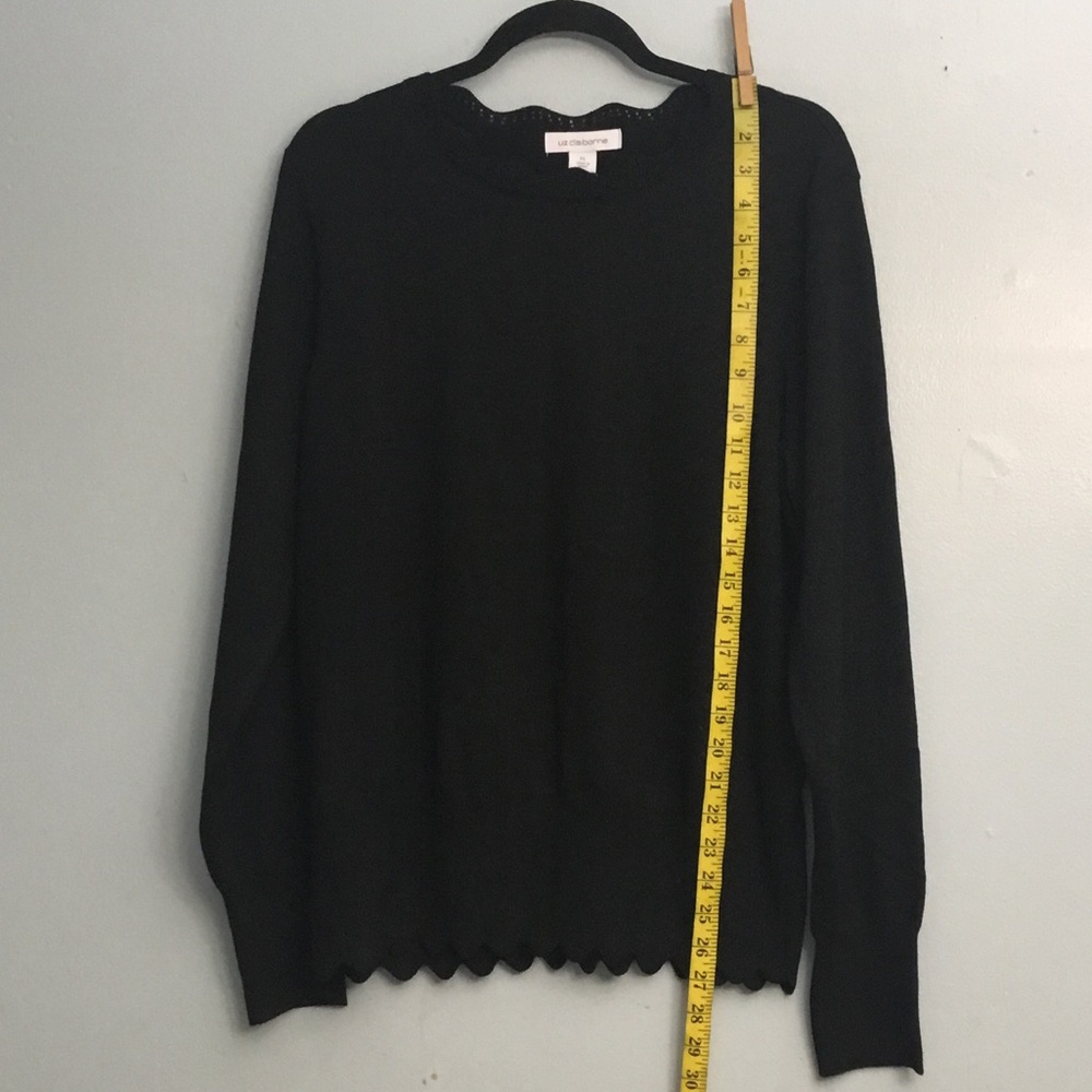 Liz Claiborne Black Crew Neck Sweater Timeless Design